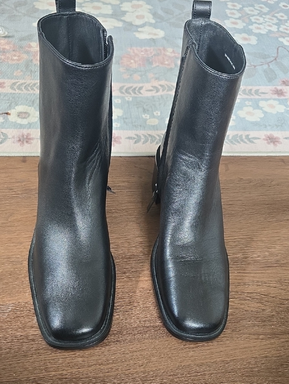 Everlane Black Leather Sandals with Tan Insole